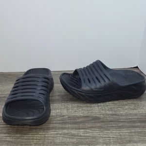Hoka ORA Recovery Open Toe Slide
Sandals, Black Womens Size 6 EUC